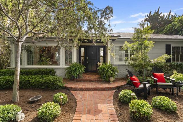 Detail Gallery Image 3 of 58 For 6028 Beaumont Ave, La Jolla,  CA 92037 - 5 Beds | 4 Baths