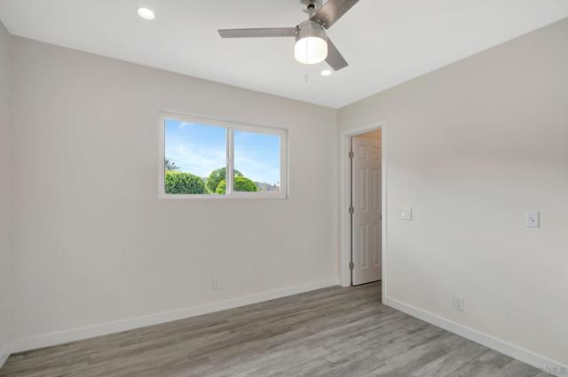 3943 Nereis Dr, La Mesa CA: https://media.crmls.org/mediaz/610d357c-209d-4c30-9706-292617e9e084.jpg