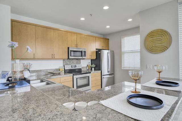 3090 Glascock Street, Oakland CA: https://media.crmls.org/mediaz/610ec964-e3ca-49f0-b704-a26ca2001206.jpg