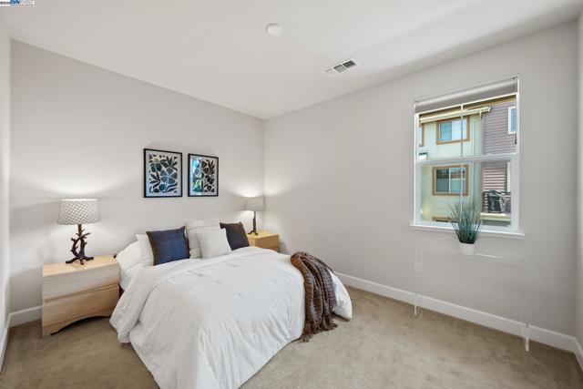 454 Persimmon Common, Livermore CA: https://media.crmls.org/mediaz/610f7bdf-bc4c-4d1b-a06d-acf3abd74999.jpg