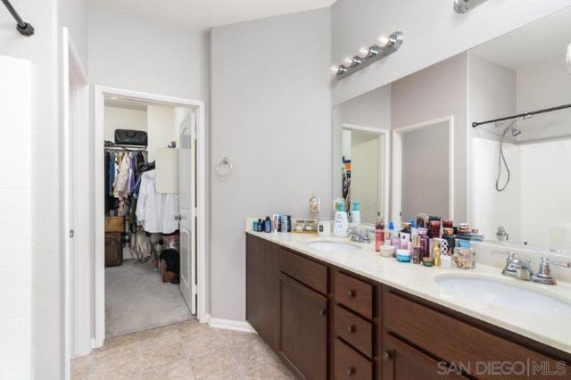 1622 Puffin Pl, Chula Vista CA: https://media.crmls.org/mediaz/610ff656-abb2-4b49-a358-013a53aed583.jpg