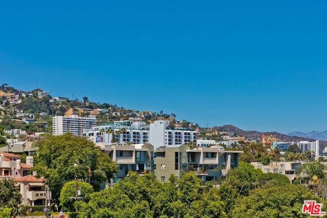 838 Doheny Drive, West Hollywood, California 90069, 2 Bedrooms Bedrooms, ,2 BathroomsBathrooms,Condominium,For Sale,Doheny,24422655