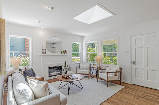 1045 Almanor Avenue, Menlo Park CA: https://media.crmls.org/mediaz/6111049d-44a8-4644-b9eb-a5941a4dbdf3.jpg