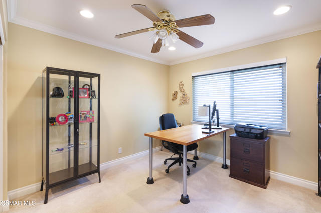 Image 23 of 33 For 6564 Woodcrest Place