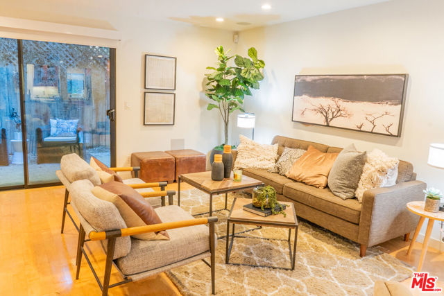 880 Hilldale Avenue, West Hollywood CA: https://media.crmls.org/mediaz/611189b3-1124-4b33-9658-25c3da34ca1a.jpg