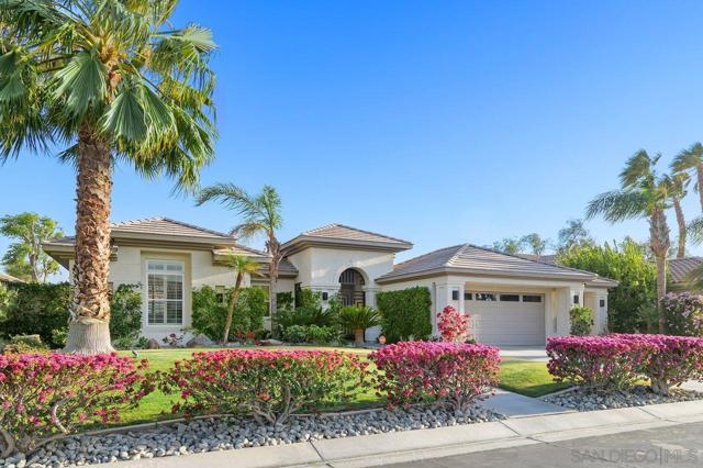 38 Calle Del Norte, Rancho Mirage CA: https://media.crmls.org/mediaz/6111a3ac-e260-4c4c-8d86-cf6d7374bfca.jpg