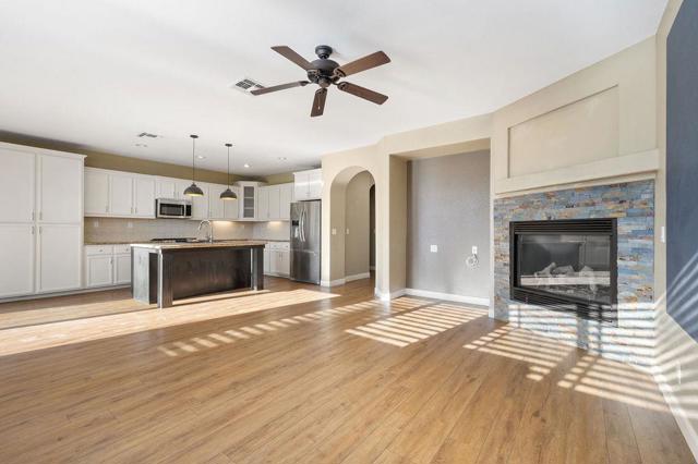 11447 Mirage Drive, Chowchilla CA: https://media.crmls.org/mediaz/6111eddb-785a-4b9f-89ad-434bb67cc5ca.jpg