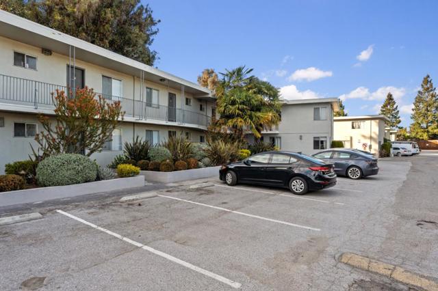 655663 Moorpark Way, Mountain View CA: https://media.crmls.org/mediaz/61121425-0607-4196-b85f-adea3f71009f.jpg