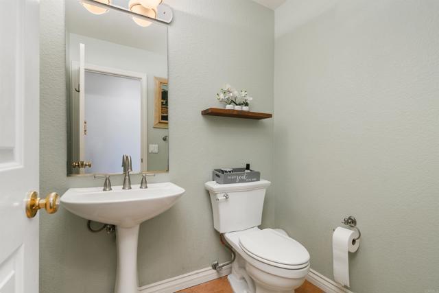 2034 Ridgecrest Place, Escondido CA: https://media.crmls.org/mediaz/611248e1-d7d3-4e00-9b28-5b26eea44ec6.jpg