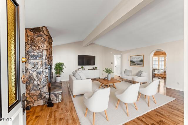 Detail Gallery Image 7 of 52 For 75 Poinsettia Gardens Dr, Ventura,  CA 93004 - 2 Beds | 2 Baths