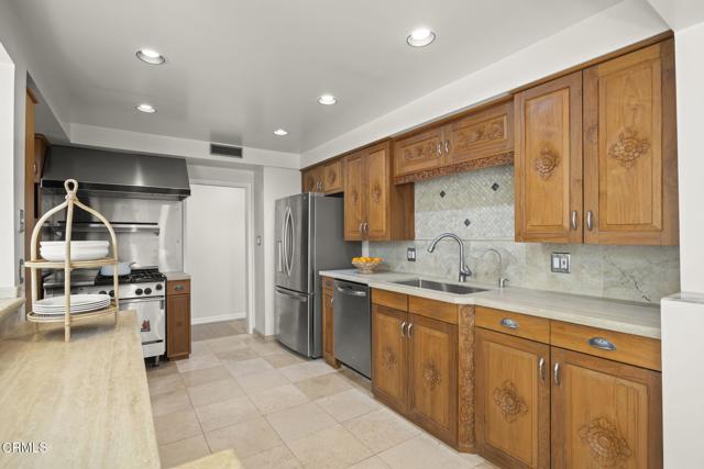 354 Arnett Avenue, Ventura CA: https://media.crmls.org/mediaz/61126def-d83f-4dbc-91f7-f8e8b820454e.jpg