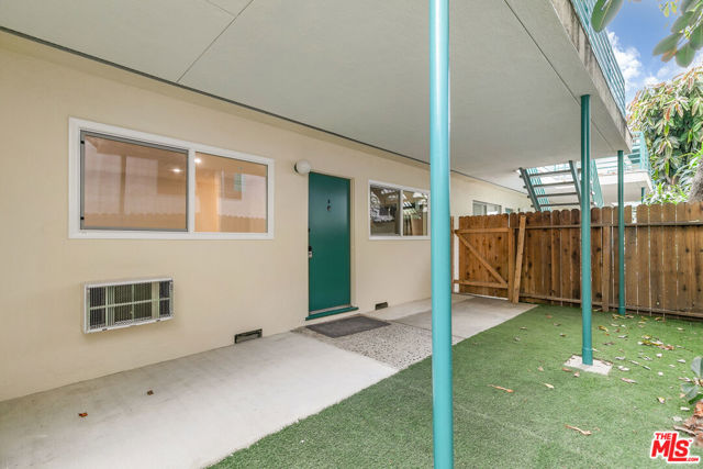 1333 Barry Avenue, Los Angeles CA: https://media.crmls.org/mediaz/611312dd-787c-4671-aefa-9e15b7ccce63.jpg