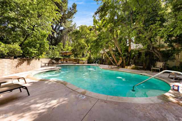 Detail Gallery Image 14 of 16 For 3480 Barham Bld #208,  Los Angeles,  CA 90068 - 1 Beds | 1 Baths
