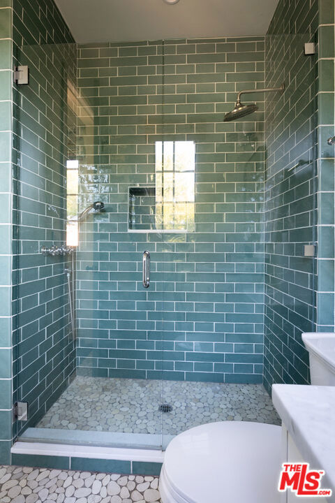 735 N Stanley Avenue, Los Angeles CA: https://media.crmls.org/mediaz/61138f7d-f7f5-4b51-91f3-20f1f01bfceb.jpg