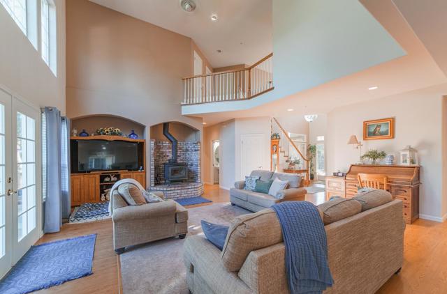 8631 Woodland Heights Court, Salinas CA: https://media.crmls.org/mediaz/61139662-cf14-49f2-bfd0-17ce78f7db45.jpg