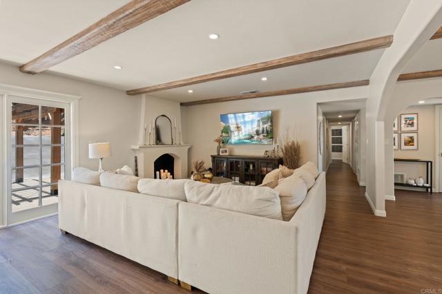 1920 Glennaire Drive, Escondido CA: https://media.crmls.org/mediaz/61140e0d-ff49-4fa1-95ed-eb175800142d.jpg