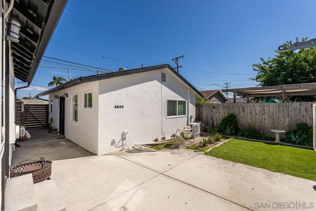 4847 Mansfield St, San Diego, California 92116, ,Multi-Family,For Sale,Mansfield St,250017180SD