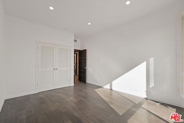 2175 S Beverly Glen Boulevard, Los Angeles CA: https://media.crmls.org/mediaz/6114c113-ff18-4fb7-bfc0-de7943246253.jpg