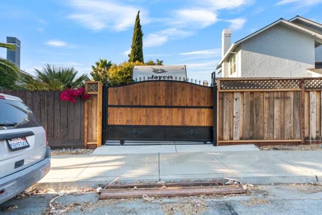 1090 Los Altos Drive, Hollister CA: https://media.crmls.org/mediaz/6114c9e7-b462-42bc-a9d9-14794d1cdb48.jpg