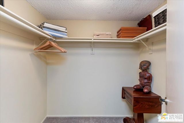 1326 N Tiffany Circle, Palm Springs CA: https://media.crmls.org/mediaz/61150ba0-f4b9-42eb-9744-c5fb562a955a.jpg