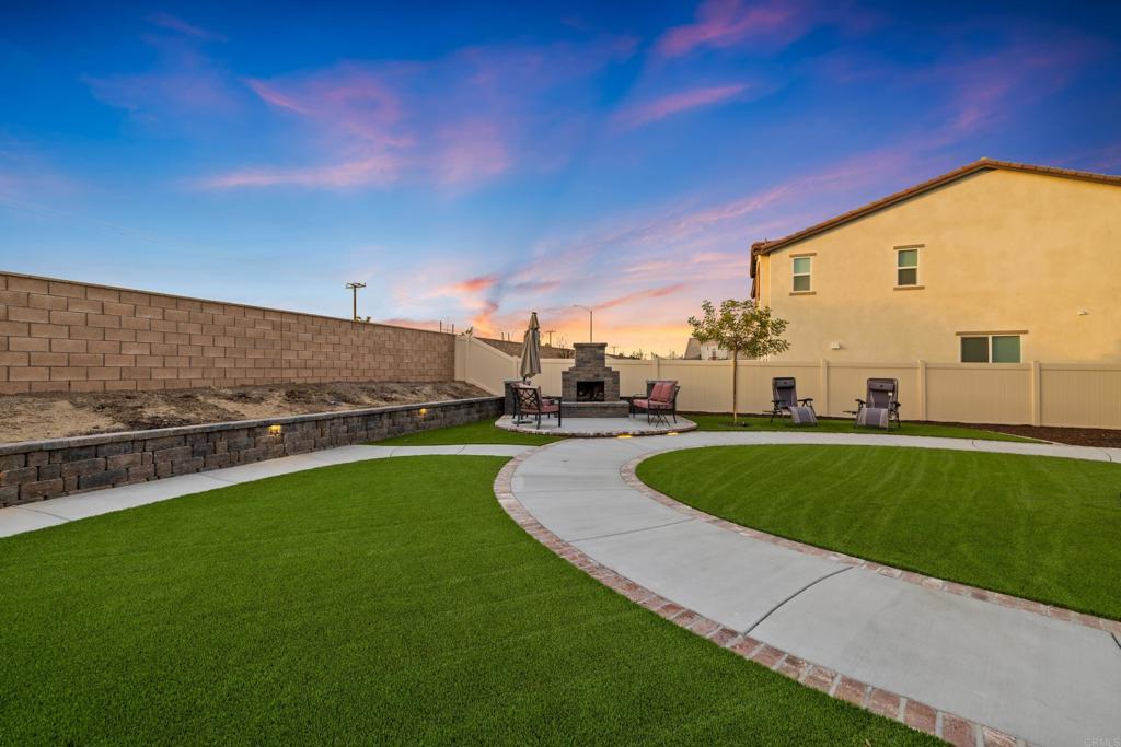 2823 Moonshimmer Street
