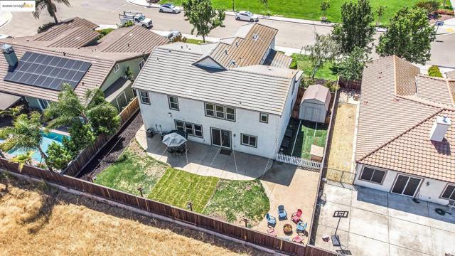 583 Sawgrass Way, Oakley CA: https://media.crmls.org/mediaz/61168c51-11cf-46ee-8ea4-af1dfb7b244d.jpg
