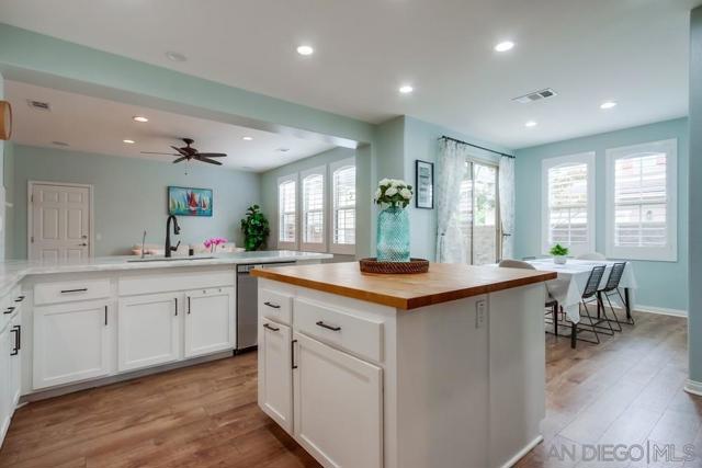 15655 Paseo Montenero, San Diego CA: https://media.crmls.org/mediaz/6116a539-66c6-4c89-83a7-a479853fe4ff.jpg