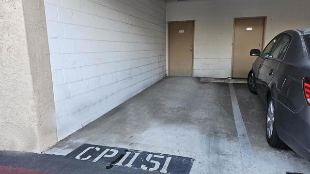 5252 Orange Ave, San Diego CA: https://media.crmls.org/mediaz/61173b6a-e369-4af0-b404-cb632558fc8b.jpg