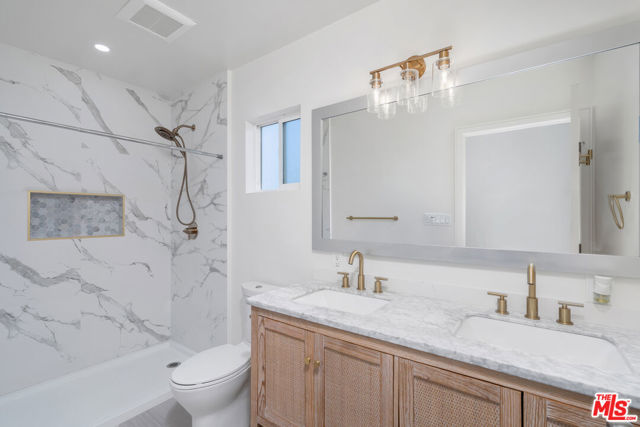 13032 Glamis Street, Pacoima CA: https://media.crmls.org/mediaz/6117fc09-63ba-4ba1-a45d-8b0985f3ac3d.jpg