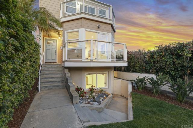 644 Grant Street, Oceanside CA: https://media.crmls.org/mediaz/611846c7-3901-4c0d-a7b0-7c38b7369caa.jpg