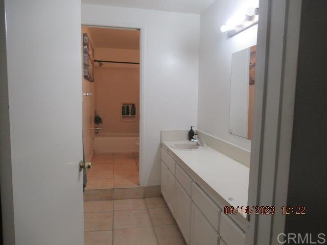 Detail Gallery Image 11 of 18 For 112 Country Club Dr, Chula Vista,  CA 91911 - 4 Beds | 3 Baths