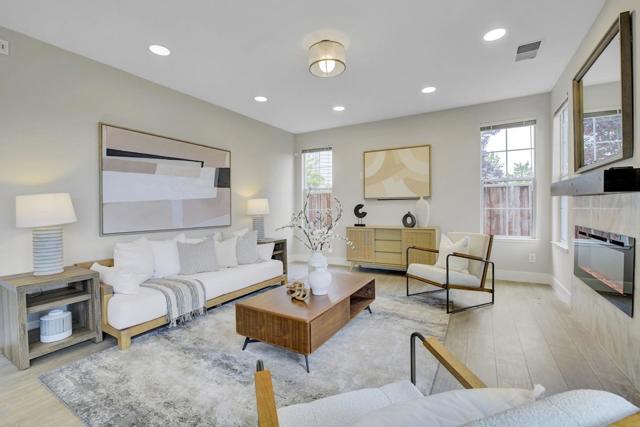 998 Governors Bay Drive, Redwood City CA: https://media.crmls.org/mediaz/6118c866-7f10-46b7-8484-6422383fbe0a.jpg