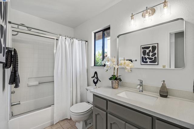4674 Kimberley Cmn, Livermore CA: https://media.crmls.org/mediaz/6118fb35-c81a-4312-9e33-92dc8e8f9e67.jpg