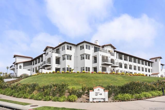 7310 Estrella De Mar, Carlsbad CA: https://media.crmls.org/mediaz/61190405-bba1-4a9d-b4d5-92787ab21232.jpg