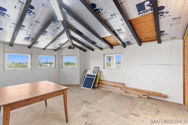 2832 34 K St, San Diego CA: https://media.crmls.org/mediaz/6119b1e4-05b2-4285-a97a-777283b4434d.jpg