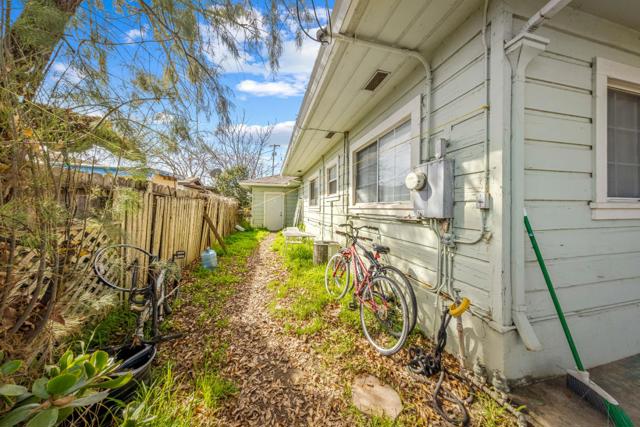 584585 Monterey Road, Morgan Hill CA: https://media.crmls.org/mediaz/6119ba0a-588d-4ede-9257-c399253181a4.jpg