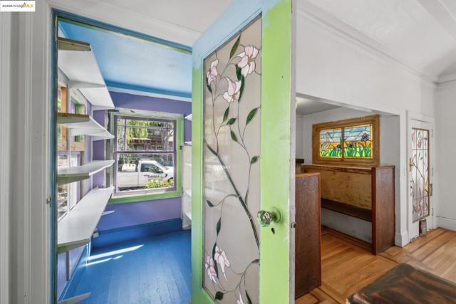 Image 13 of 47 For 2119 Derby St