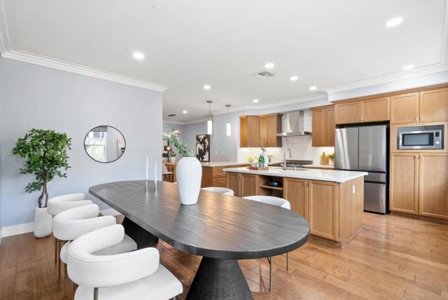 428 Derby Avenue, San Mateo CA: https://media.crmls.org/mediaz/611a4c12-4bdc-4fe6-9fe3-9c471efba76c.jpg