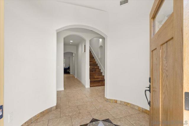 2342 CARIOCA PL, Vista CA: https://media.crmls.org/mediaz/611a62e0-7889-4b2e-9d7e-72ea3682c7bc.jpg