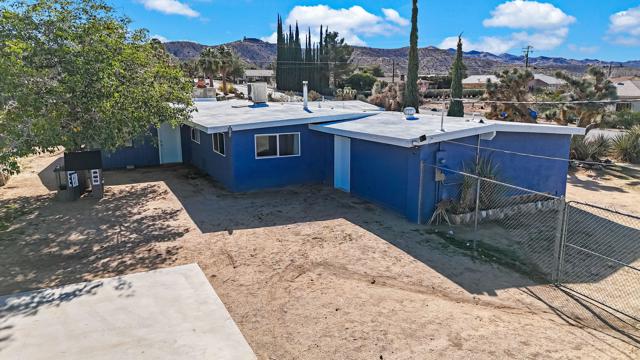7517 Alaba Avenue, Yucca Valley CA: https://media.crmls.org/mediaz/611b53d8-af23-425f-8272-82c90afb3243.jpg