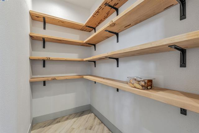 20244 Lower Skyridge Dr, Groveland CA: https://media.crmls.org/mediaz/611ba764-9ed5-430f-95c1-3a213dfba3d7.jpg