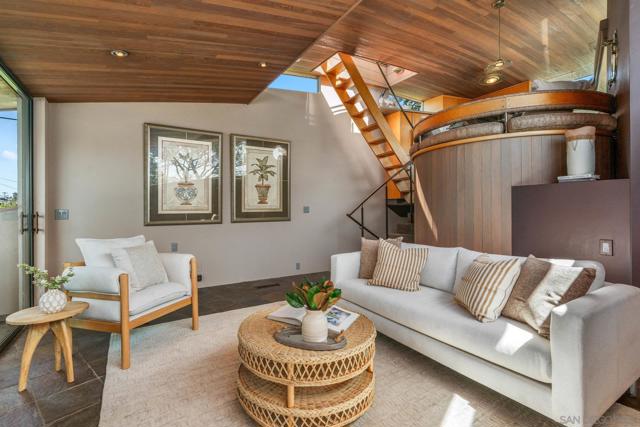 203 23rd St, Del Mar CA: https://media.crmls.org/mediaz/611bd69c-6ae6-459c-a75c-e0b78f3ed34d.jpg
