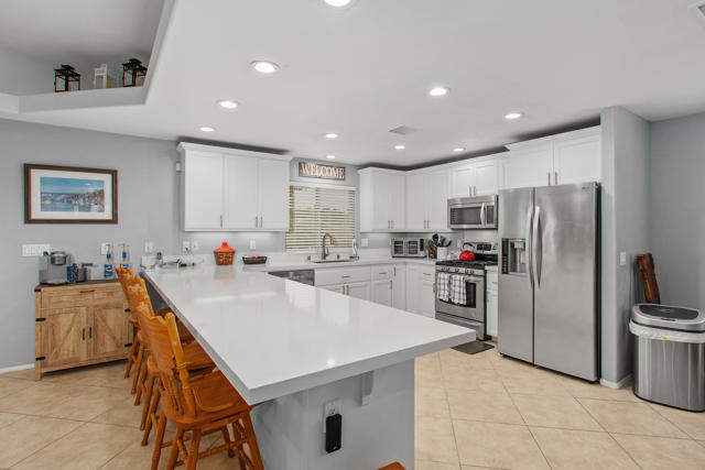 27250 Nortada Drive, Cathedral City CA: https://media.crmls.org/mediaz/611c210e-d44d-4b48-bf4a-24cc58c7be22.jpg
