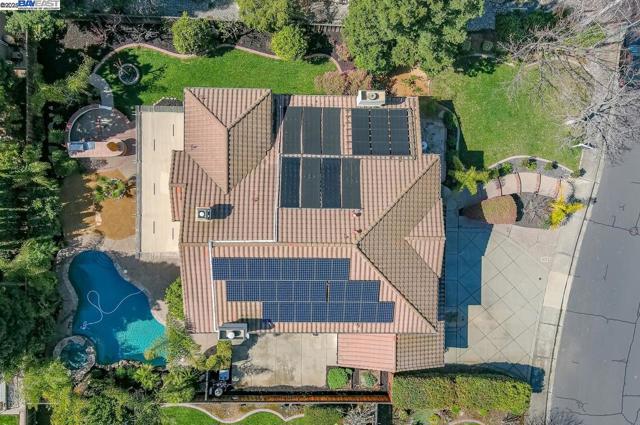 2405 Vintage Lane, Livermore CA: https://media.crmls.org/mediaz/611cfadc-d07e-4816-b069-31b28a150d28.jpg