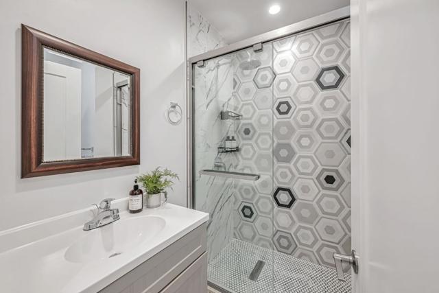 163 Lee Avenue, San Francisco CA: https://media.crmls.org/mediaz/611d636a-4a75-490c-8651-530a5d16416e.jpg