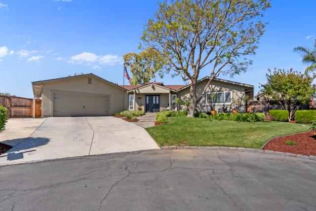 60 Dots Circle, Hollister CA: https://media.crmls.org/mediaz/611d6738-77ac-41d4-bb59-42727cb03eee.jpg