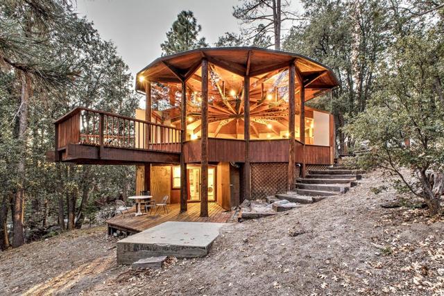 55283 Pine Crest, Idyllwild CA: https://media.crmls.org/mediaz/611e0366-6b1b-4f55-a229-67d8cbc9ad35.jpg
