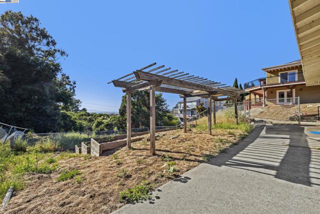 Image 33 of 60 For 25321 Morse Ct