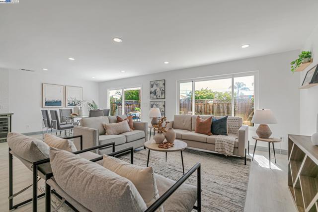 5324 Selma Ave, Fremont CA: https://media.crmls.org/mediaz/611e46ee-dccd-4fdb-bde6-e2427dcf8fe9.jpg
