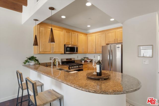 4360 Ventura Canyon Avenue, 7 photo 4